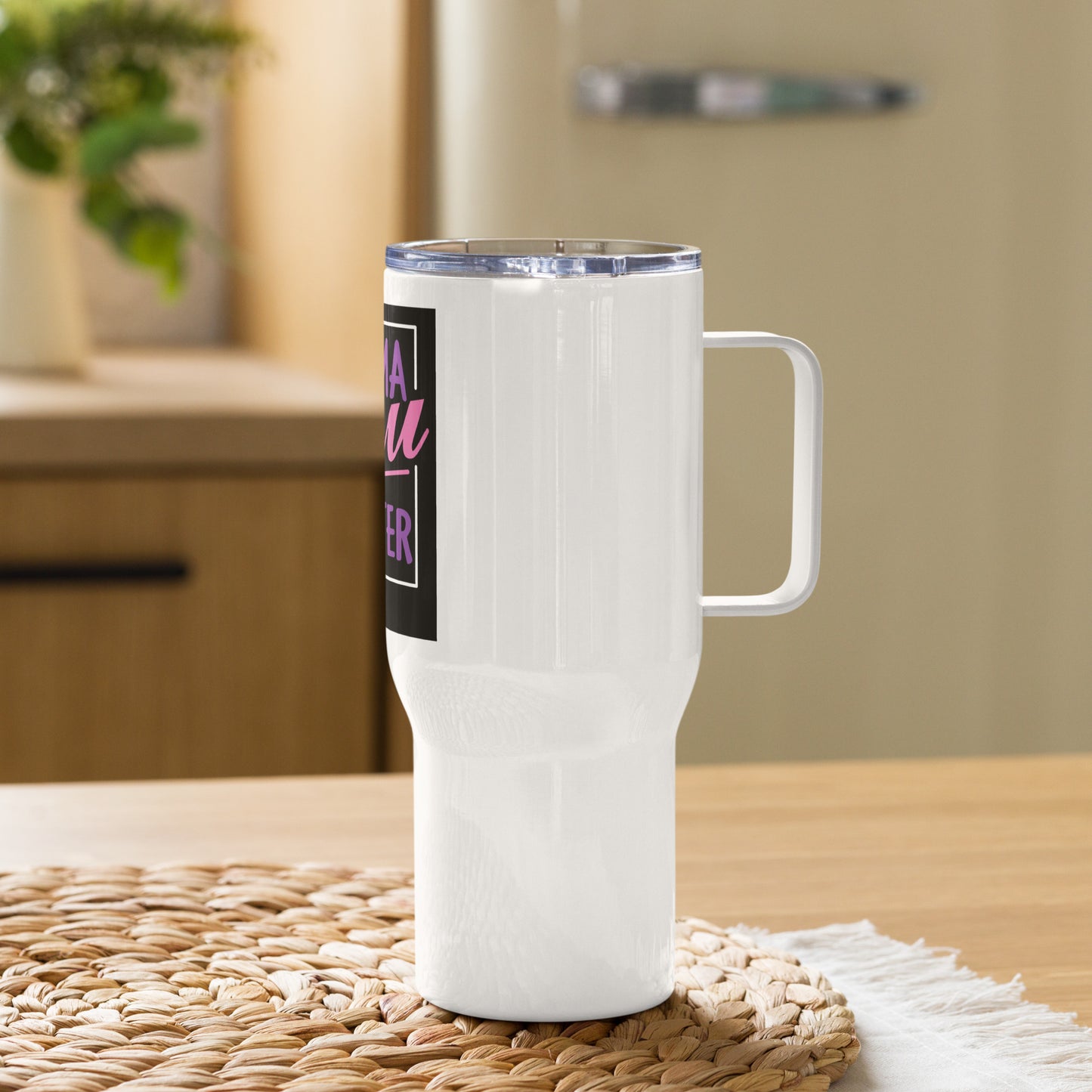 Travel mug with a handle